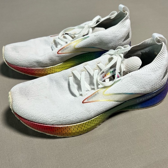 Brooks Levitate 5 Stealthfit Pride Running Shoe Women Size 11 - Picture 1 of 13